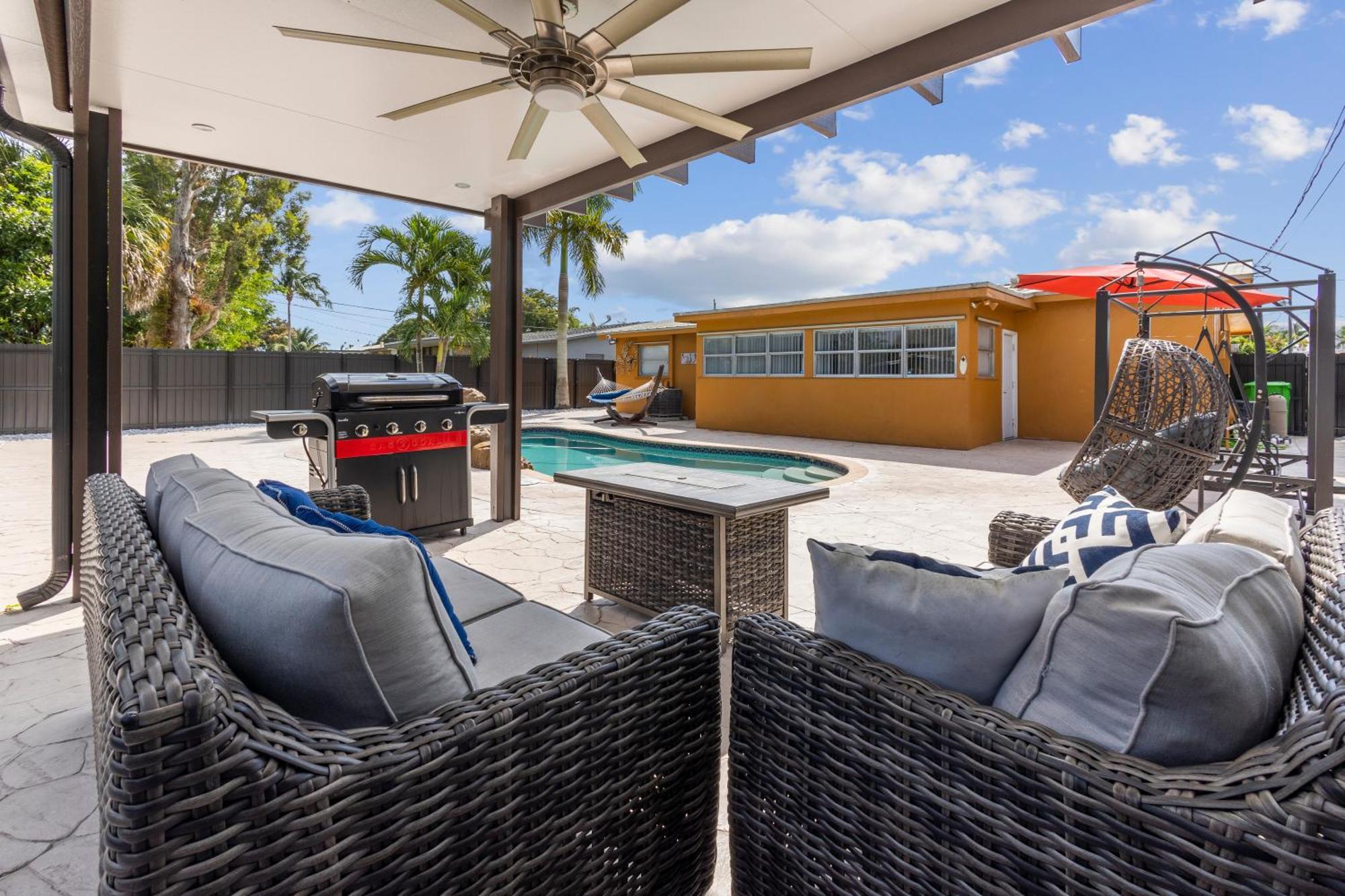 Paradise With Private Pool Sleeps 10 Near The Beach Sunrise Luaran gambar